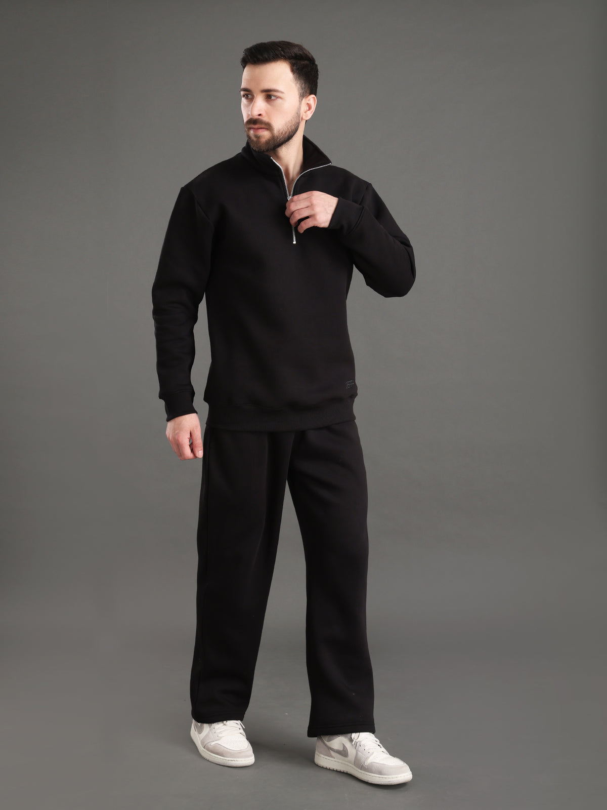 Core Essential Zip-Up Sweatshirt (Black)