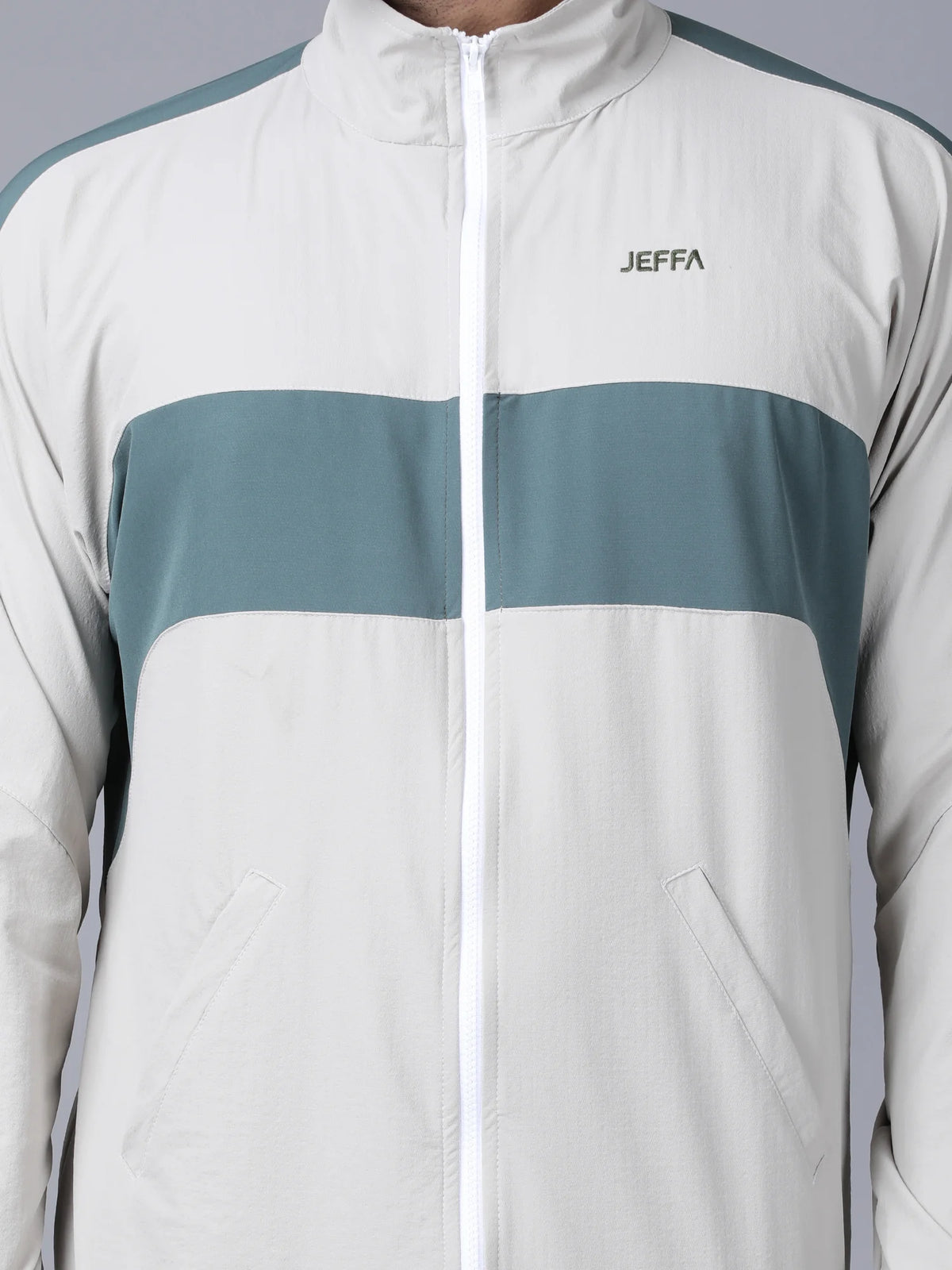 Momentum Nylon Jacket Light Grey